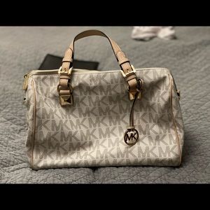 Mk purse, used once.